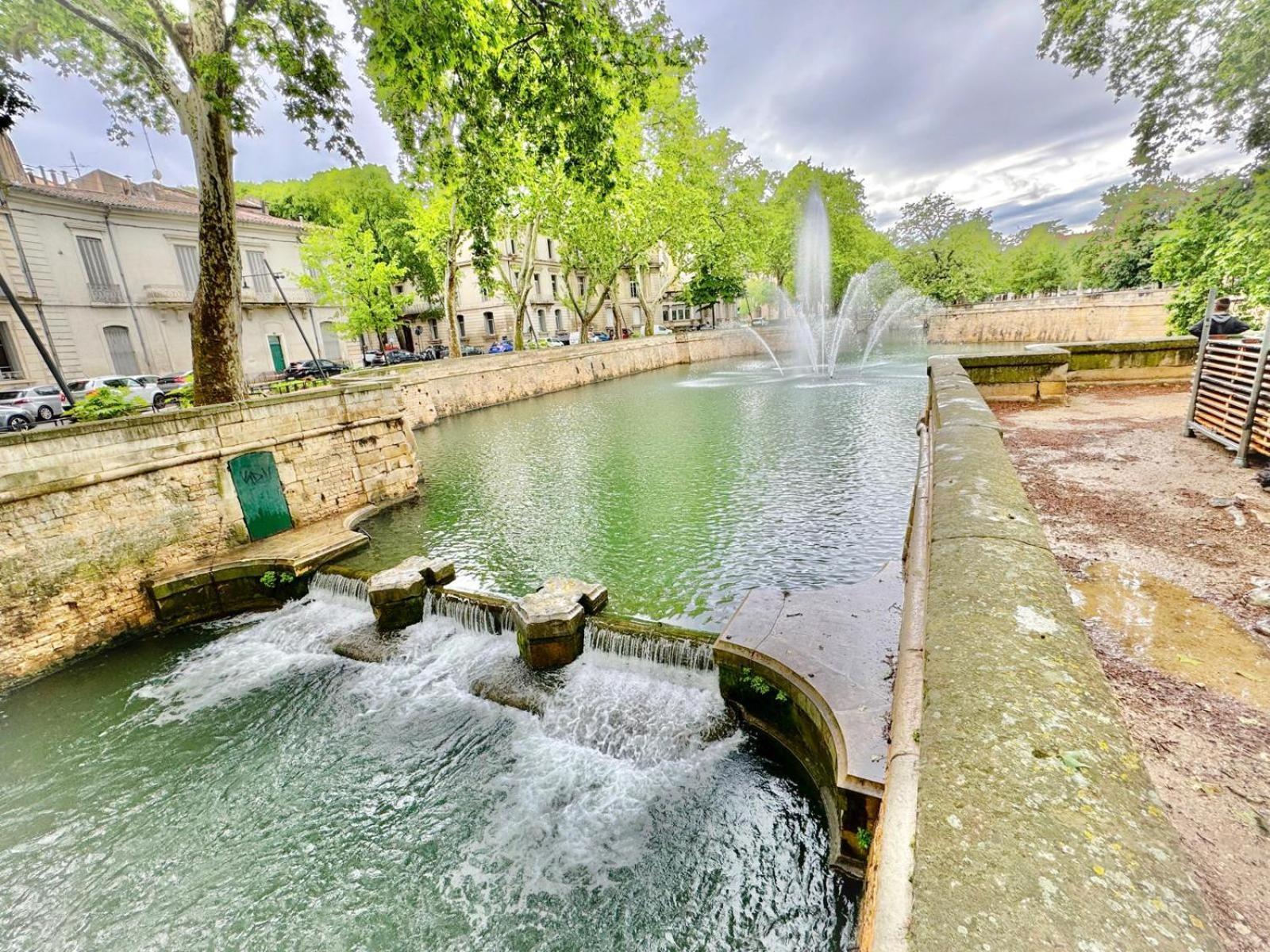 Au Coeur Du Centre Historique - Immeuble Classe - Terrasse - Climatise Nimes Exterior photo